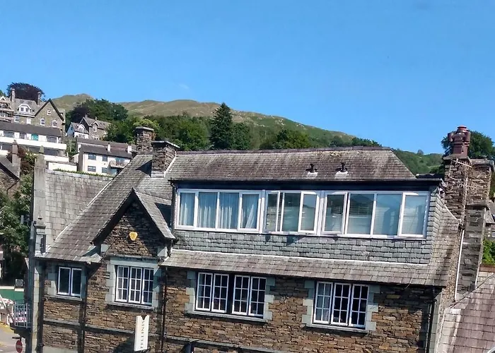 The Lakes B And B