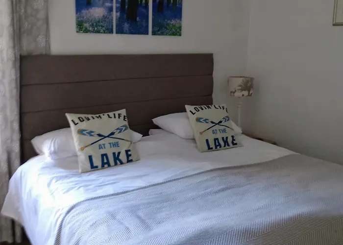 The Lakes B And B